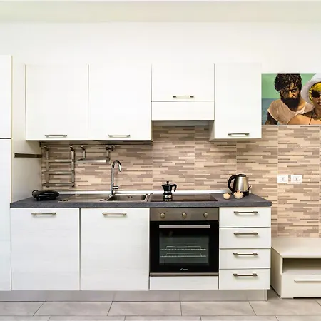 Guesthost - Casa Cabiria