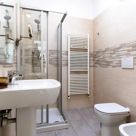 Guesthost - Casa Cabiria Turin